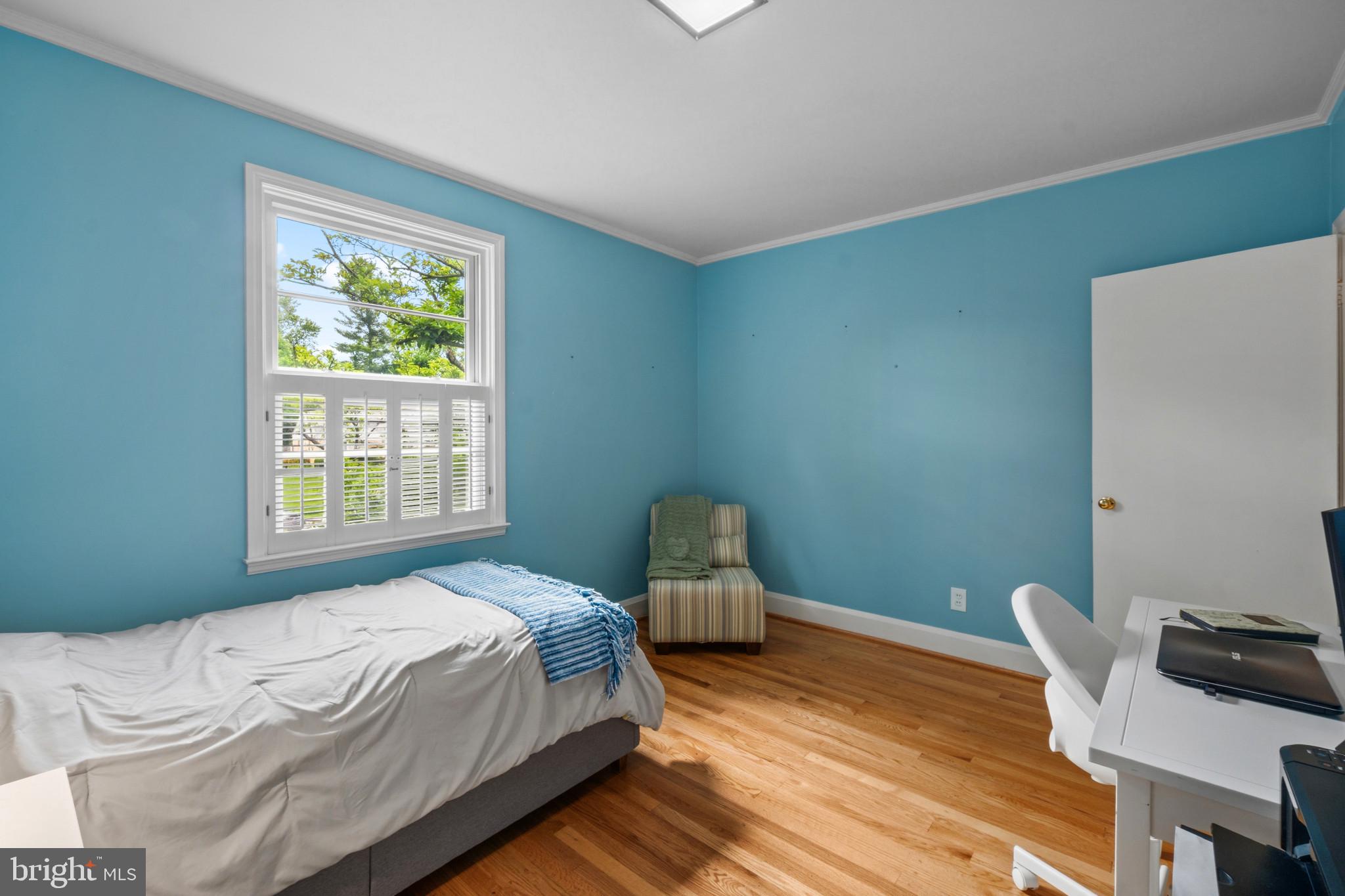 909 Weatherbee Road Towson, MD 21286 - Photo 36 of 51 a bedroom with a bed and a window