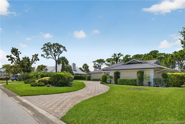 $989,000 | 6072 Southeast Medinah Lane, Stuart, FL 34997