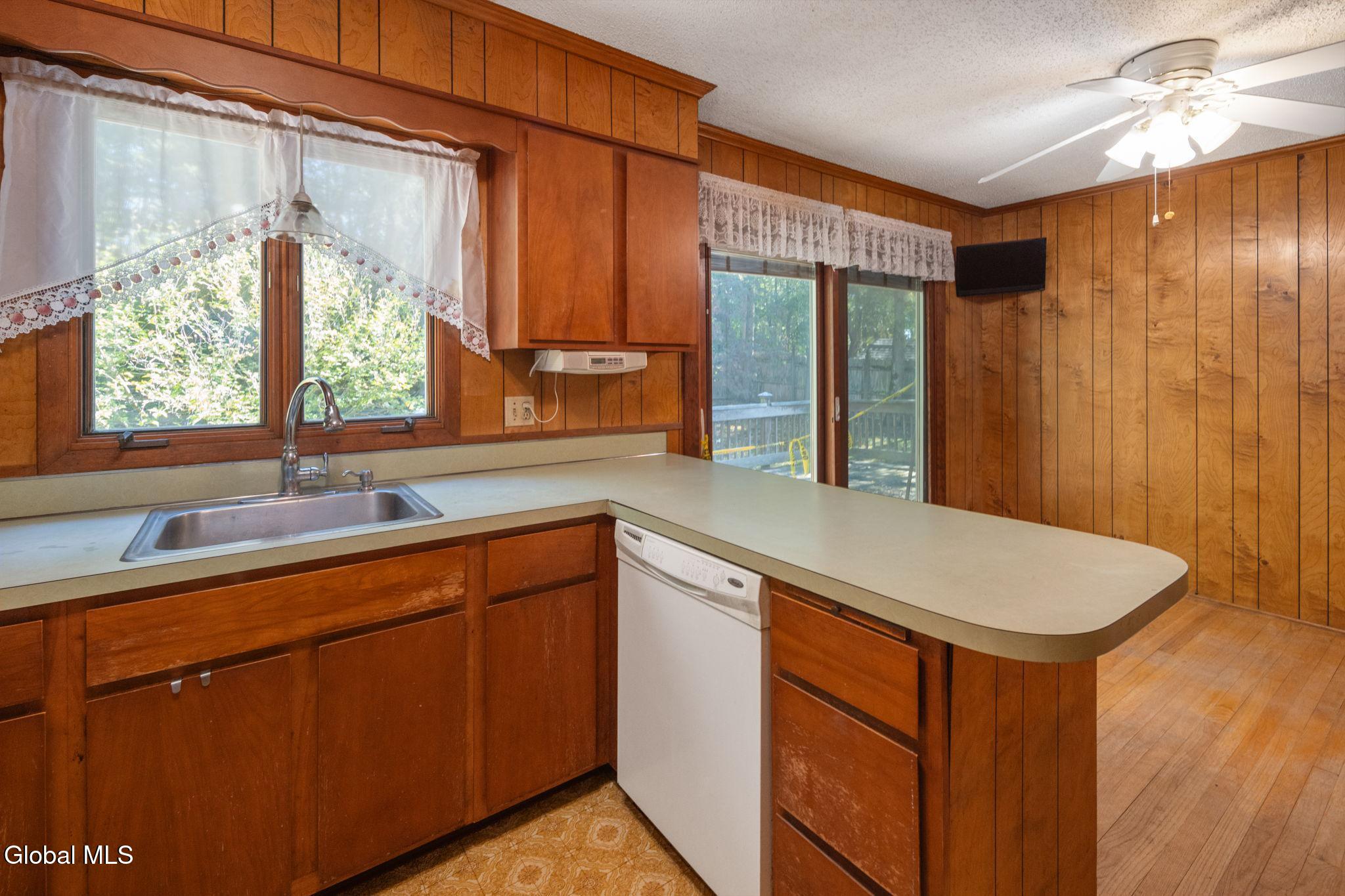 1326 Kings Road Guilderland, NY 12303 - Photo 11 of 33 img133