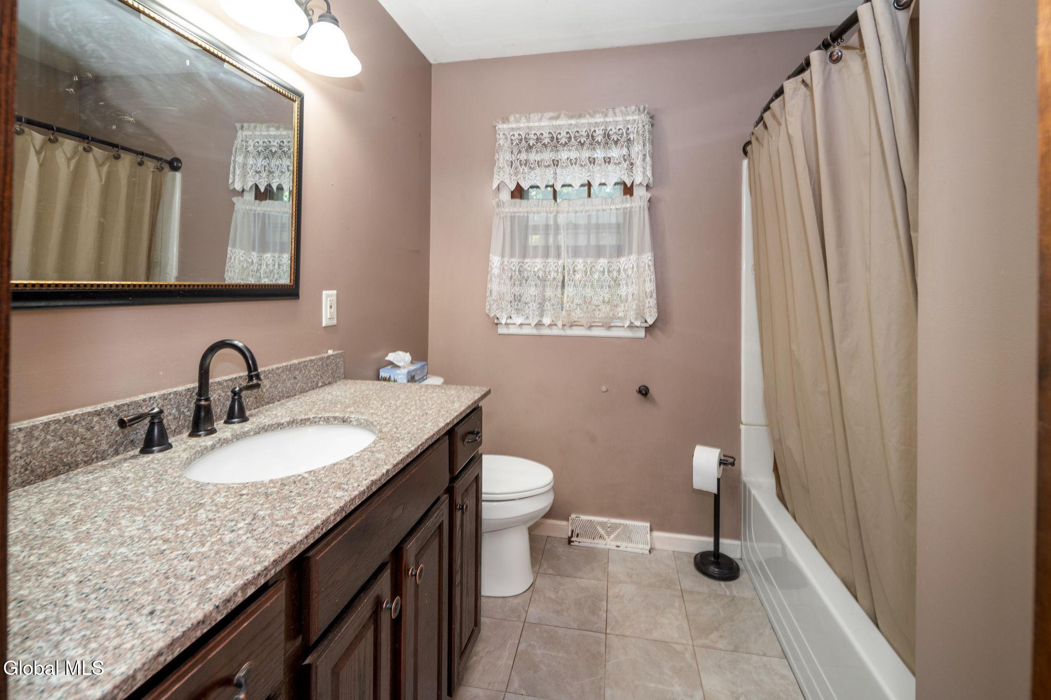 1326 Kings Road Guilderland, NY 12303 - Photo 15 of 33 img149