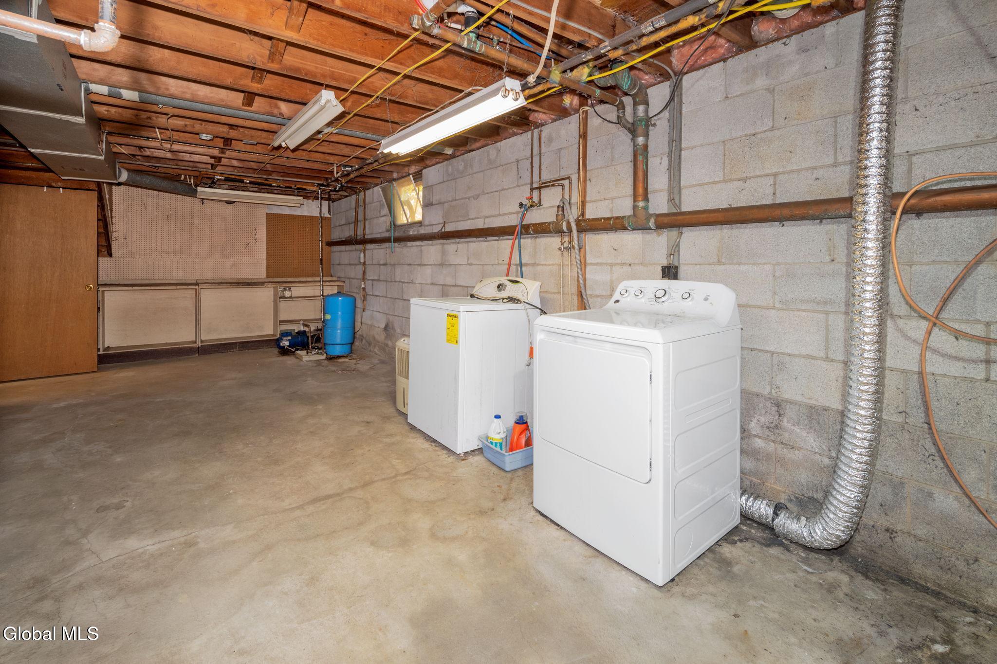 1326 Kings Road Guilderland, NY 12303 - Photo 26 of 33 img193