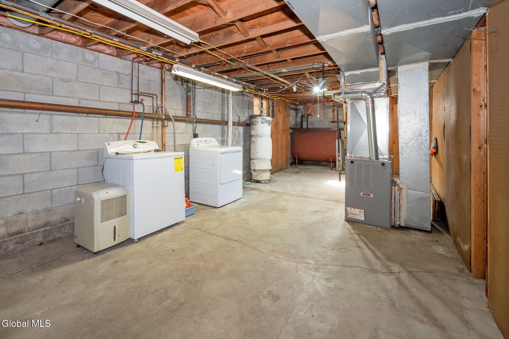 1326 Kings Road Guilderland, NY 12303 - Photo 28 of 33 img201