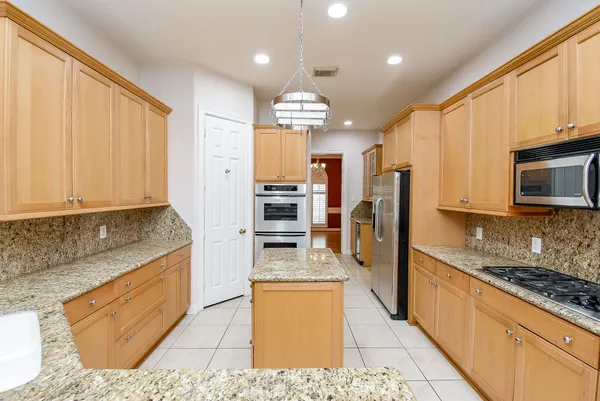 $5,950 | 3015 Bonnebridge Way Boulevard, Houston, TX 77082
