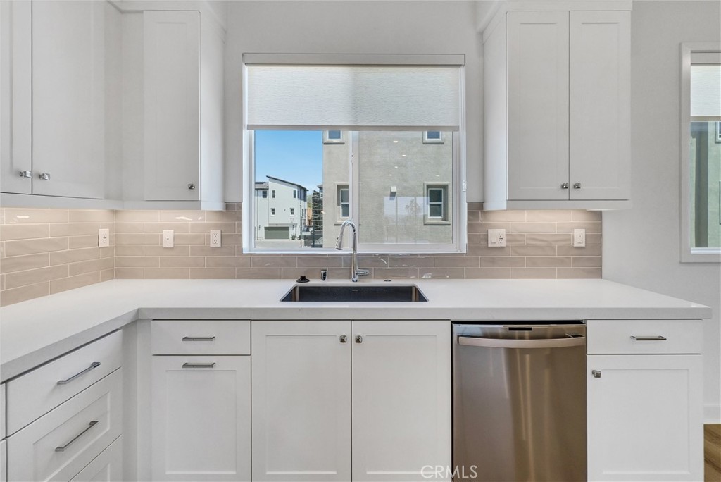 160 Restore Irvine, CA 92618 - Photo 10 of 50