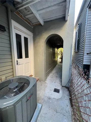 $1,350 | 1117 Bourbon Street, Unit 4, New Orleans, LA 70116