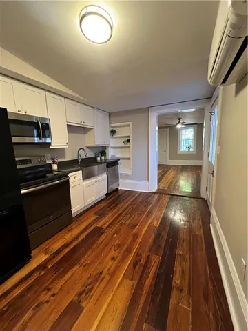 $1,350 | 1117 Bourbon Street, Unit 4, New Orleans, LA 70116