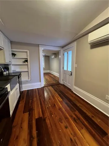 $1,350 | 1117 Bourbon Street, Unit 4, New Orleans, LA 70116