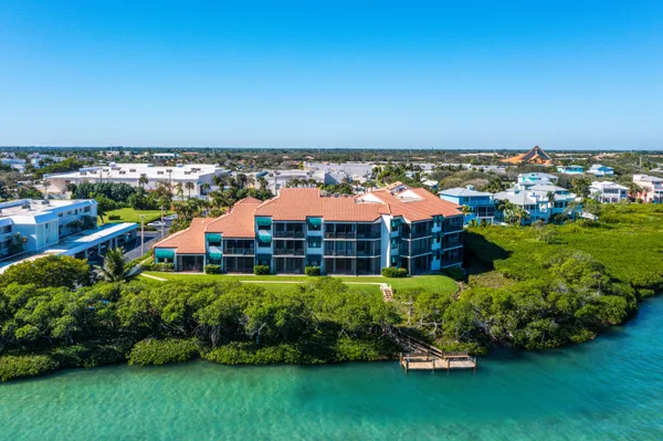 $675,000 | 200 Waterway Road, Unit 204, Tequesta, FL 33469