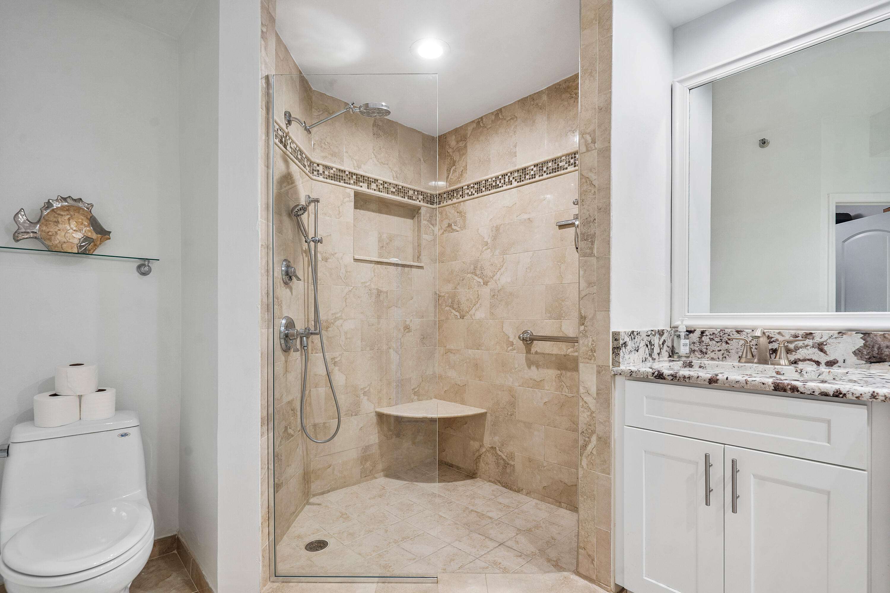 200 Waterway Road, Unit 204 Tequesta, FL 33469 - Photo 19 of 34 Primary Bath