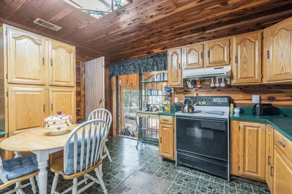 $226,500 | 80 Wain Huckabee Road, Laurel Hill, FL 32567