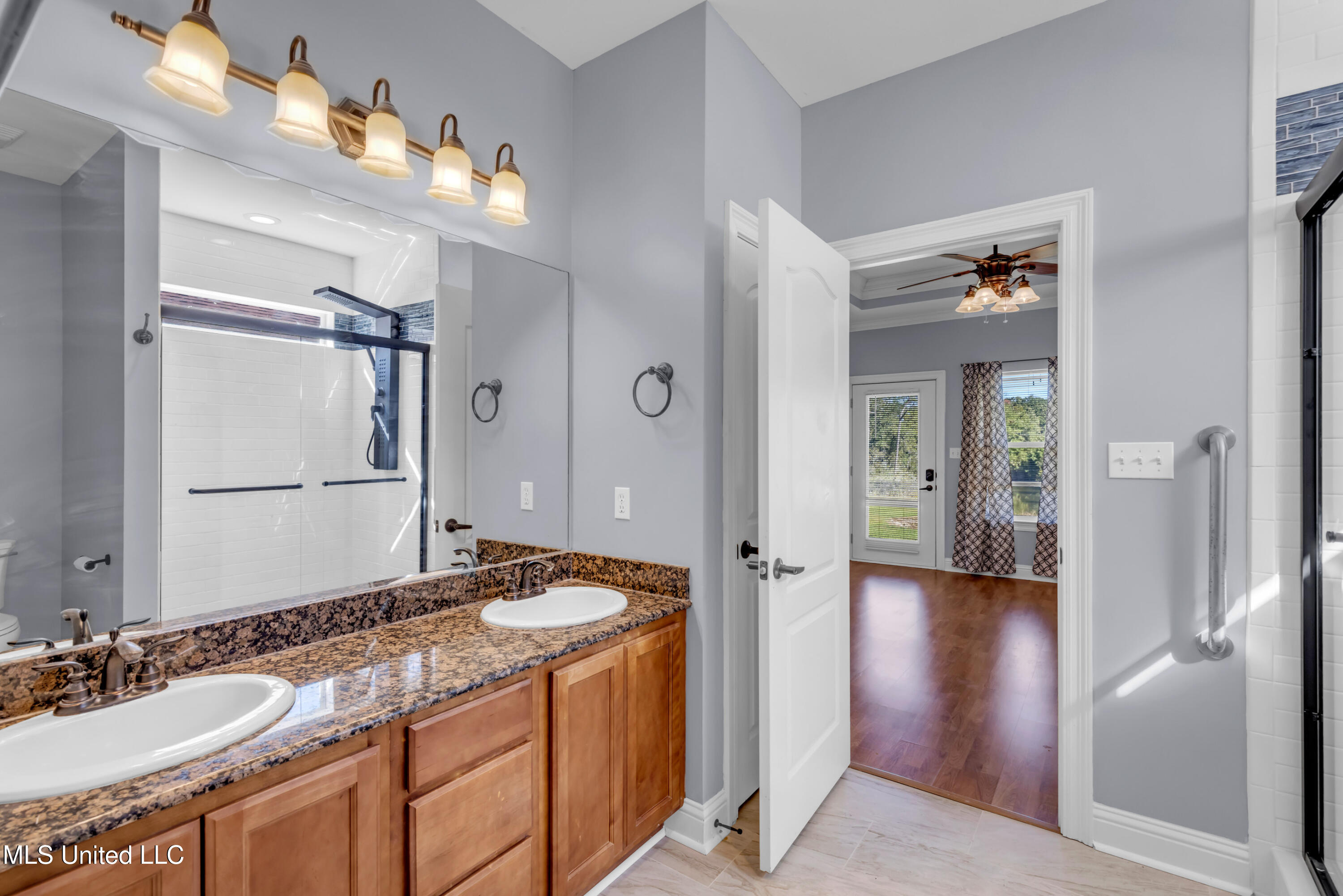 6720 Tunica Road Biloxi, MS 39532 - Photo 19 of 44 Primary bathroom