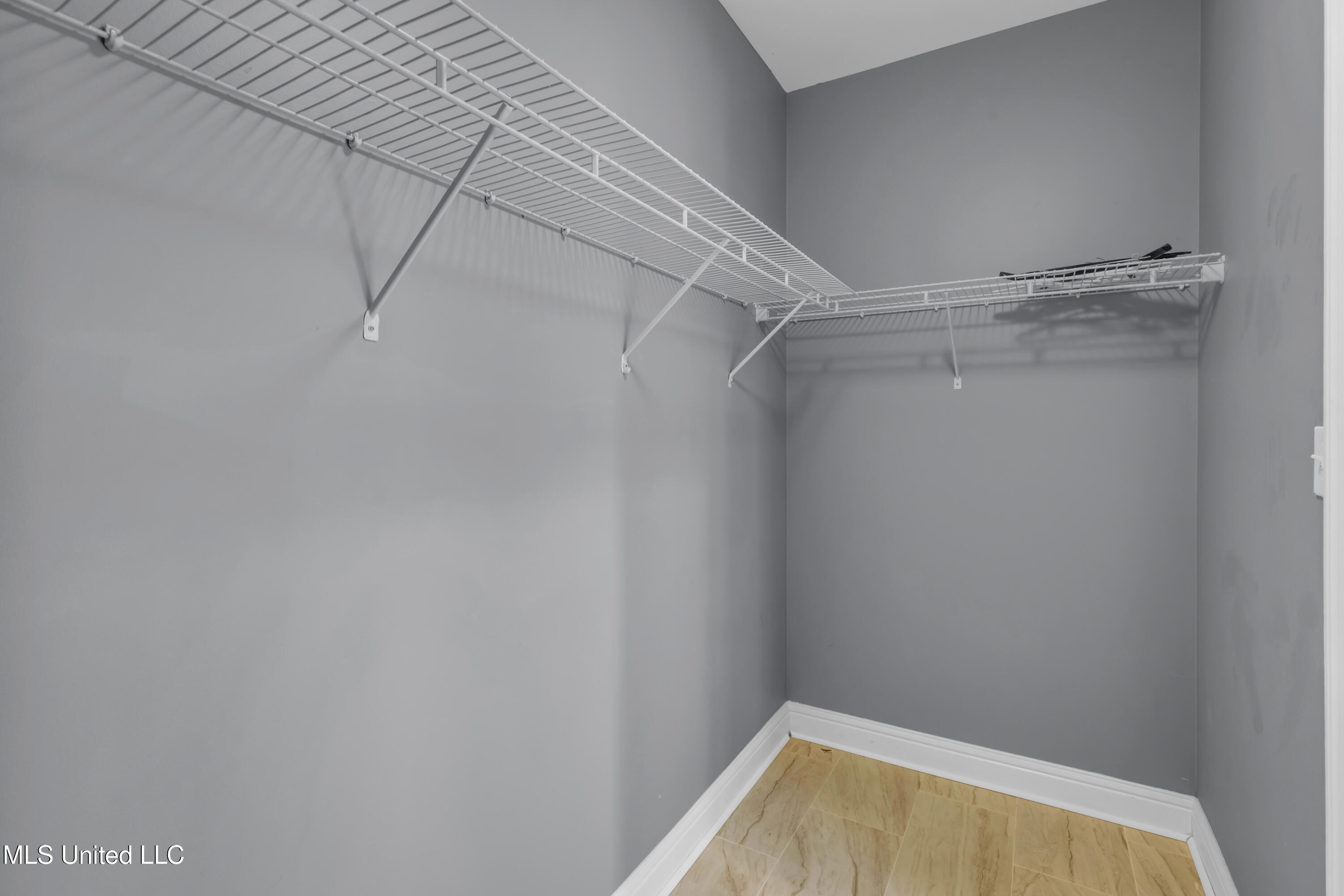 6720 Tunica Road Biloxi, MS 39532 - Photo 21 of 44 Primary closet