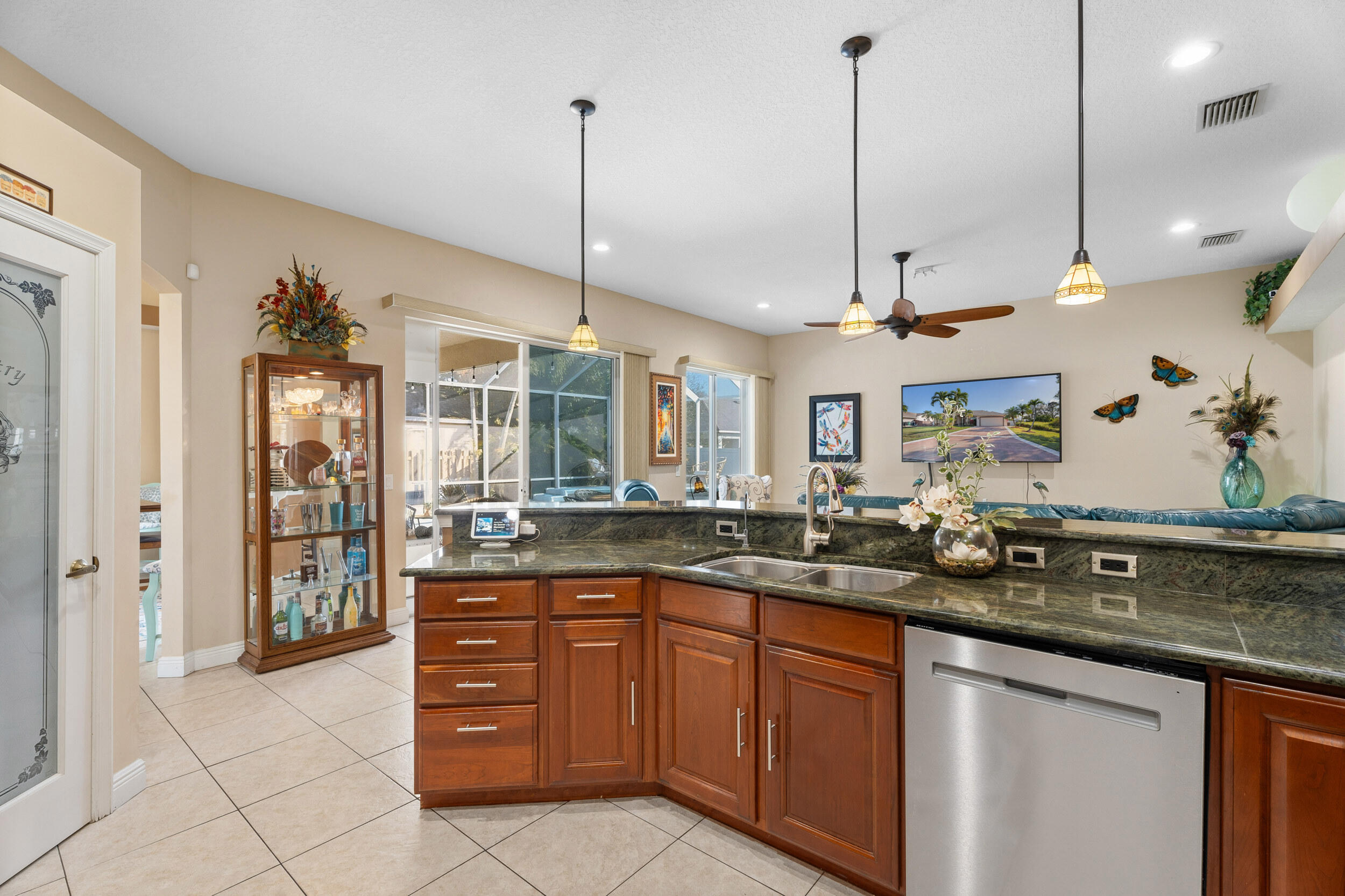 518 Southwest Ray Avenue Port St. Lucie, FL 34983 - Photo 12 of 41 smg05710