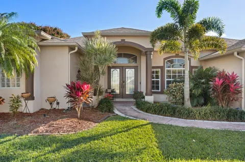 $495,000 | 518 Southwest Ray Avenue, Port St. Lucie, FL 34983