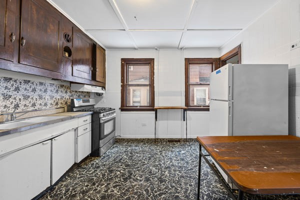208 Kenwood Avenue Rochester, NY 14611 - Photo 11 of 25
