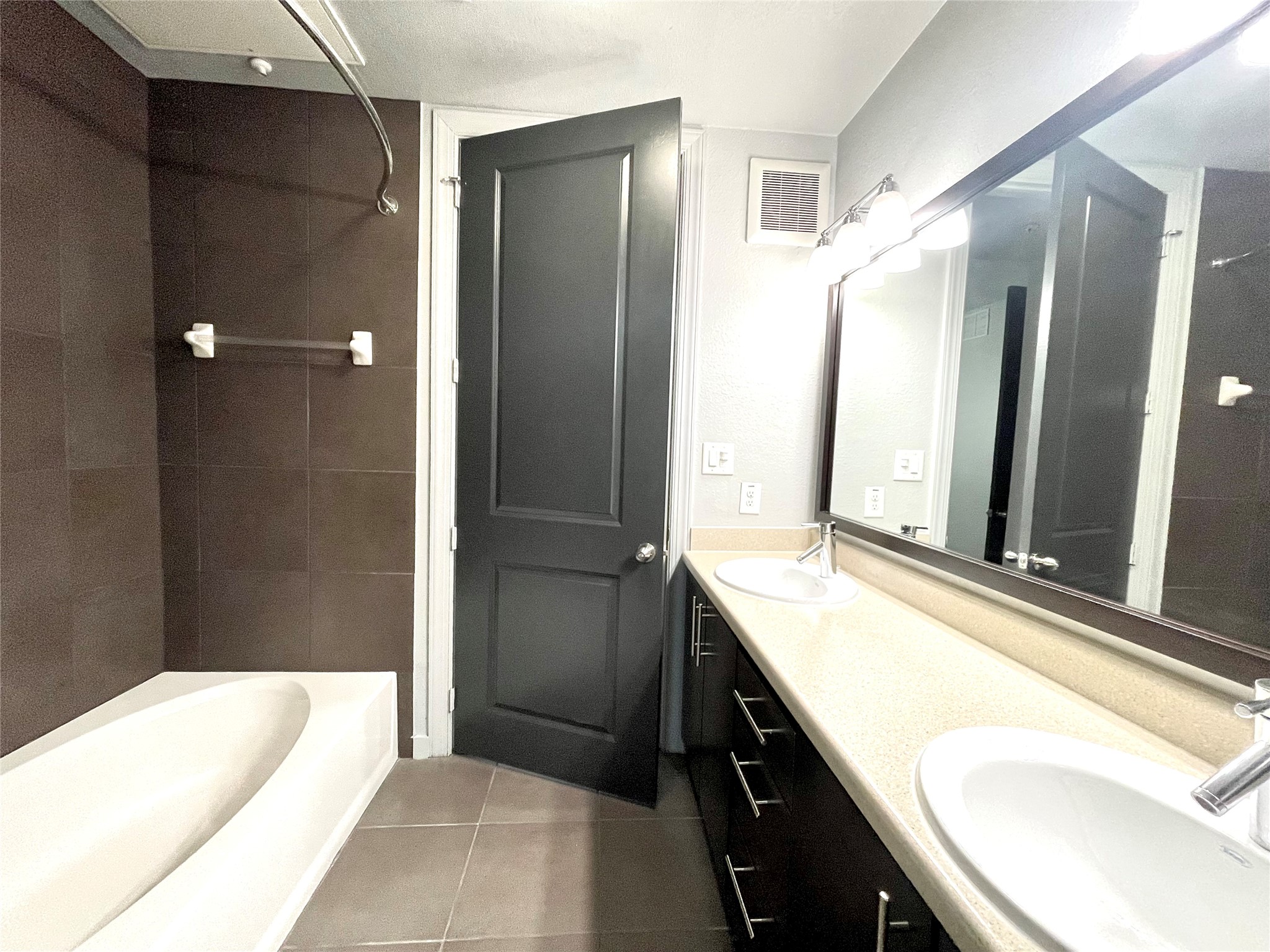 2525 McCue Road, Unit 233 Houston, TX 77056 - Photo 17 of 32