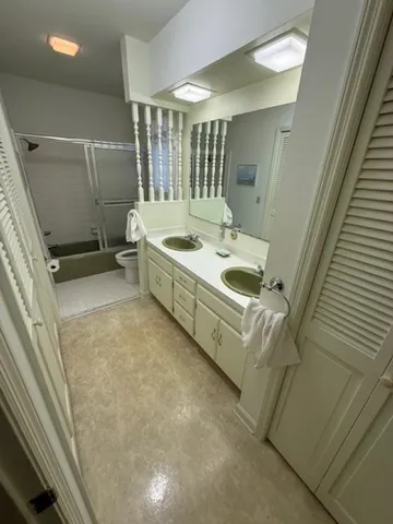 $299,000 | 277 Southeast Woodlawn Street, Madison, FL 32340