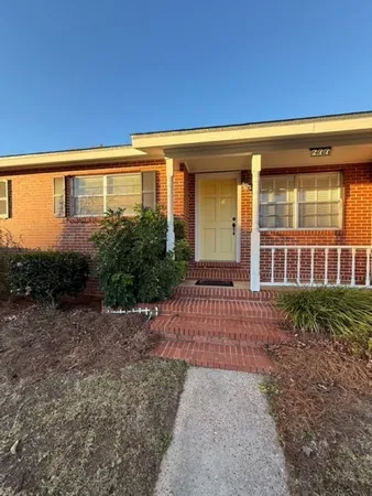 $279,000 | 277 Southeast Woodlawn Street, Madison, FL 32340