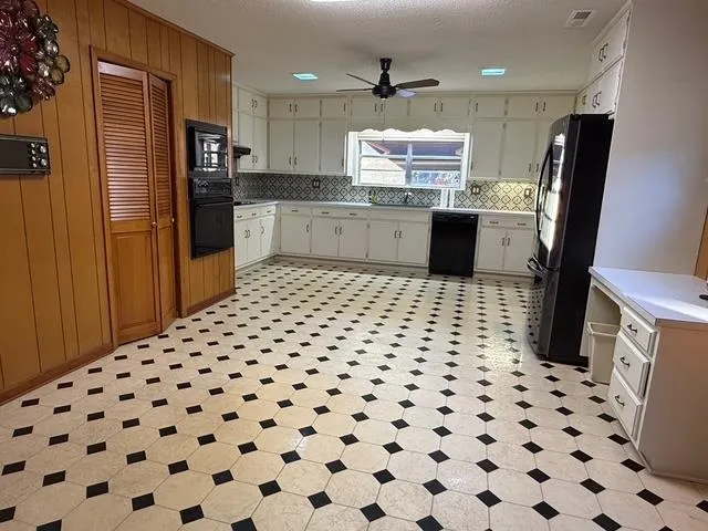 $299,000 | 277 Southeast Woodlawn Street, Madison, FL 32340