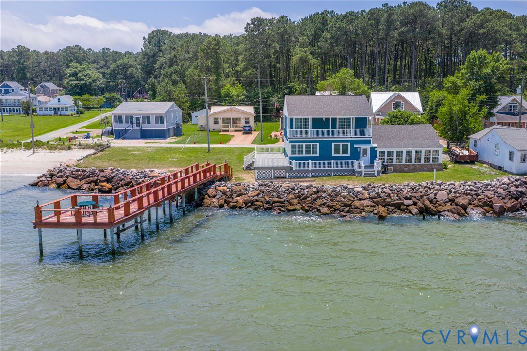154 Riverside Drive Deltaville, VA 23043 - Photo 4 of 38