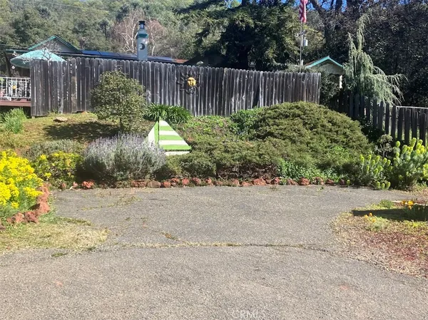 a view of outdoor space and garden