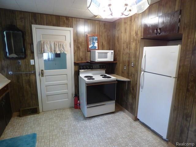 6560 Crane Road Ypsilanti, MI 48197 - Photo 9 of 25 P1030431.jpg