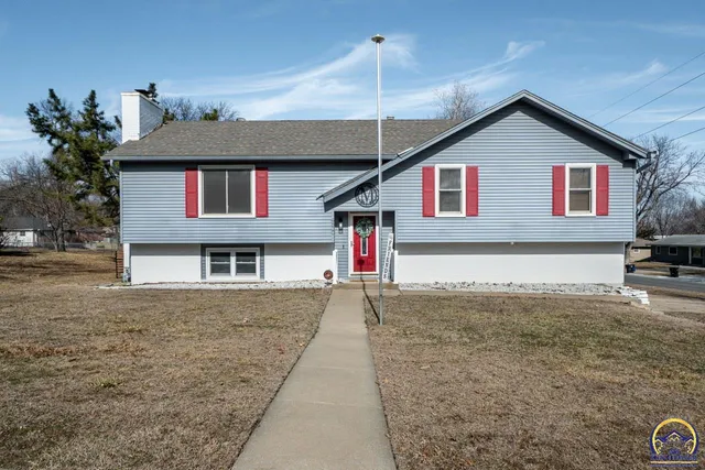 $265,000 | 4800 Southwest Cochise Avenue, Topeka, KS 66614