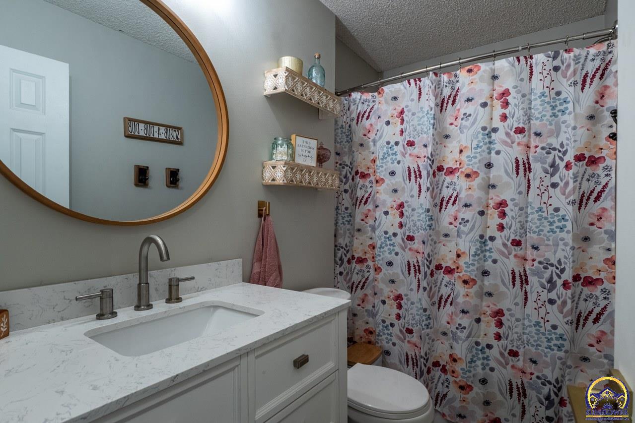 4800 Southwest Cochise Avenue Topeka, KS 66614 - Photo 13 of 32