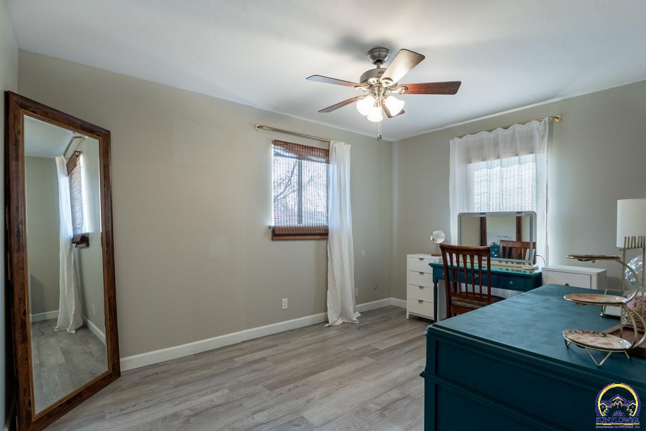 4800 Southwest Cochise Avenue Topeka, KS 66614 - Photo 14 of 32