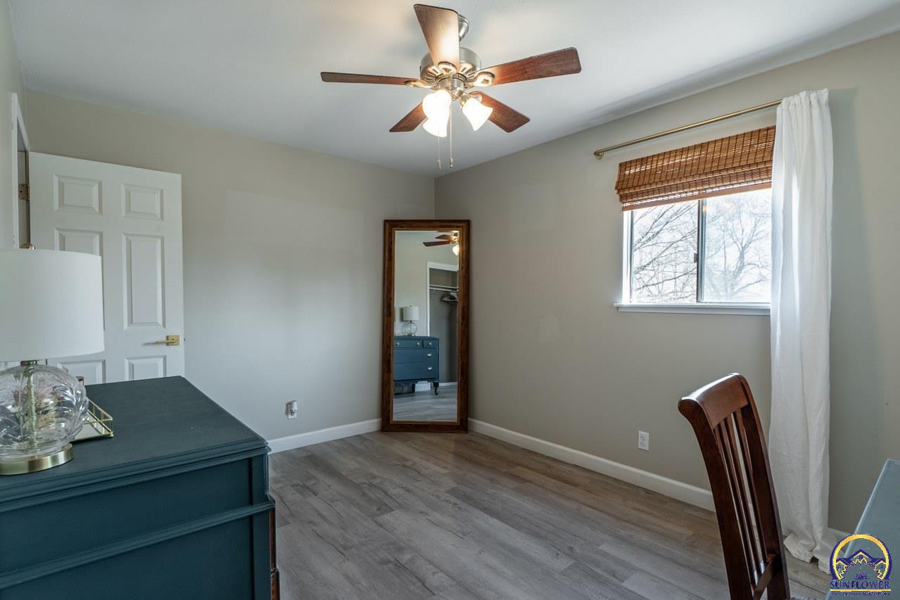 4800 Southwest Cochise Avenue Topeka, KS 66614 - Photo 15 of 32