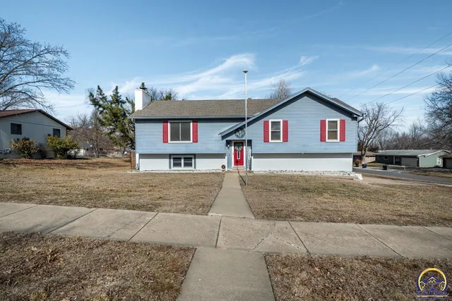 $265,000 | 4800 Southwest Cochise Avenue, Topeka, KS 66614