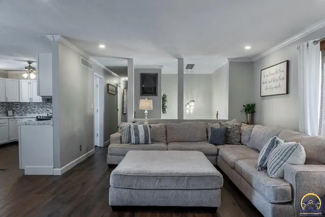 $265,000 | 4800 Southwest Cochise Avenue, Topeka, KS 66614