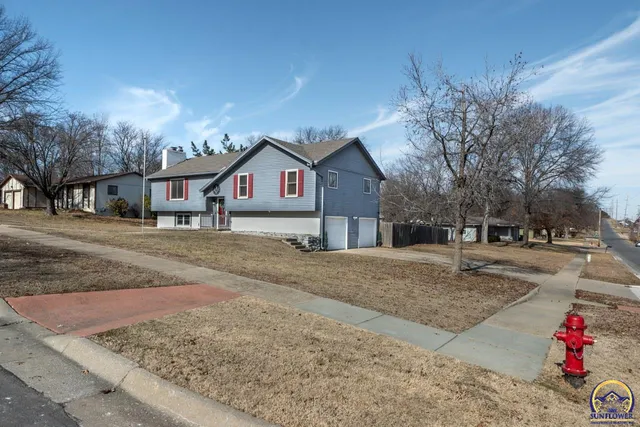$265,000 | 4800 Southwest Cochise Avenue, Topeka, KS 66614