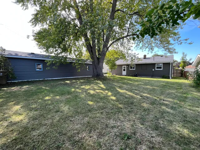 $289,000 | 1875 18th Avenue, Kenosha, WI 53140