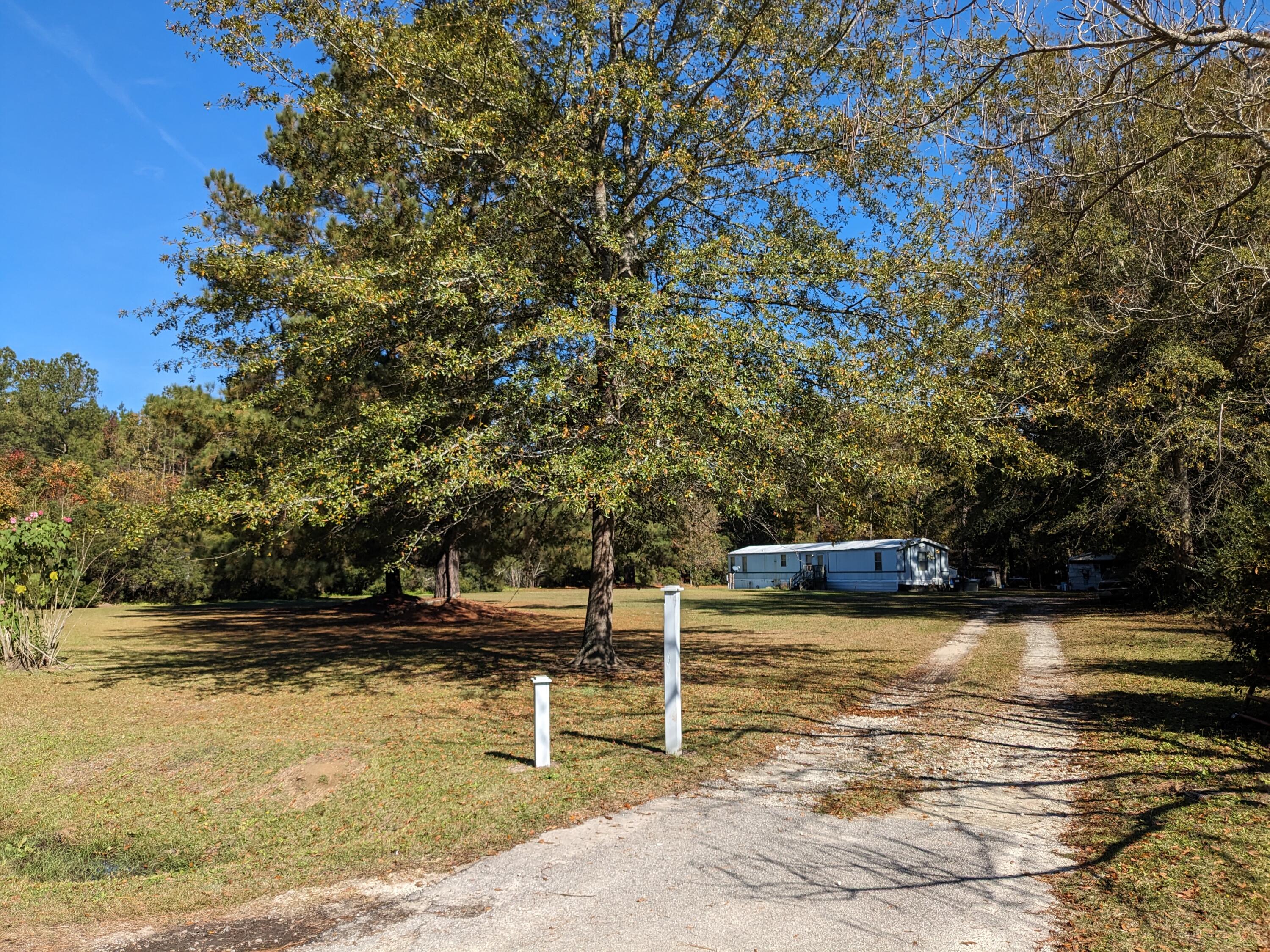 565 Fourwind Road Holly Hill, SC 29059 - Photo 1 of 17 PXL_20231113_162444444