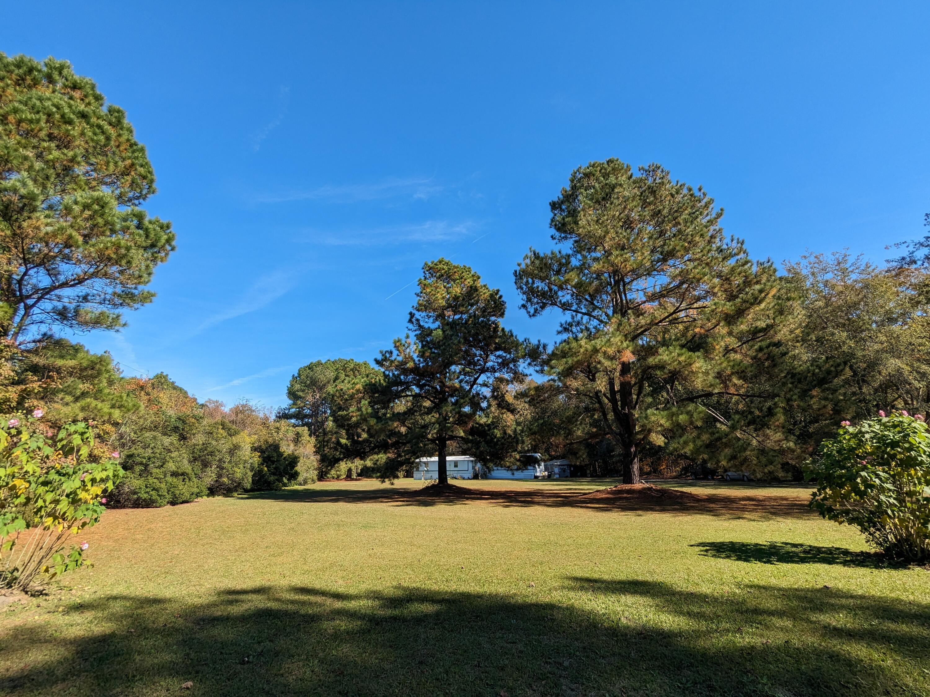 565 Fourwind Road Holly Hill, SC 29059 - Photo 2 of 17 PXL_20231113_162530090