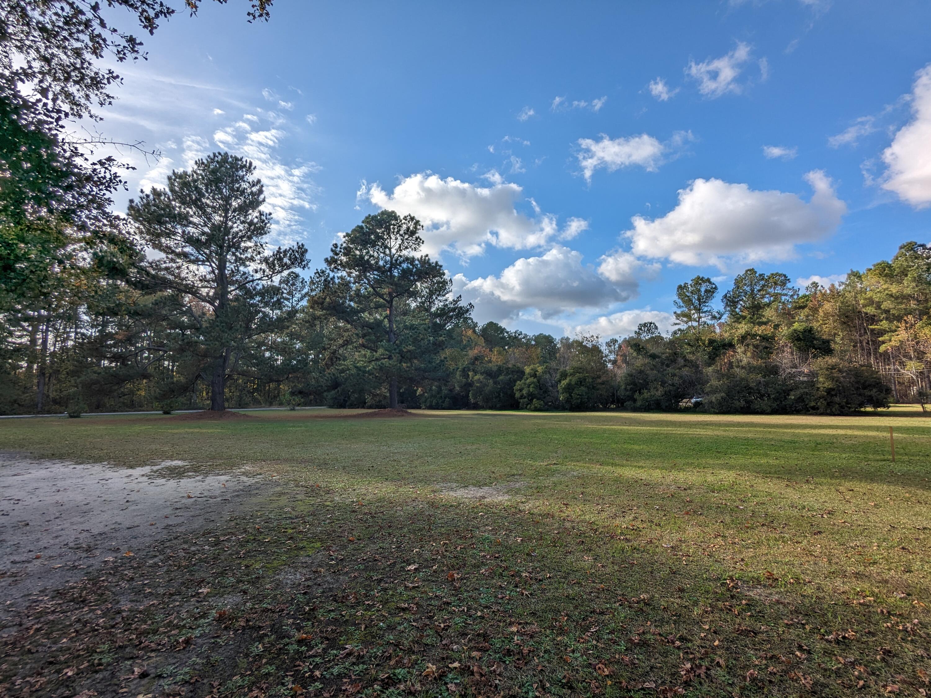 565 Fourwind Road Holly Hill, SC 29059 - Photo 4 of 17 PXL_20231117_202427998