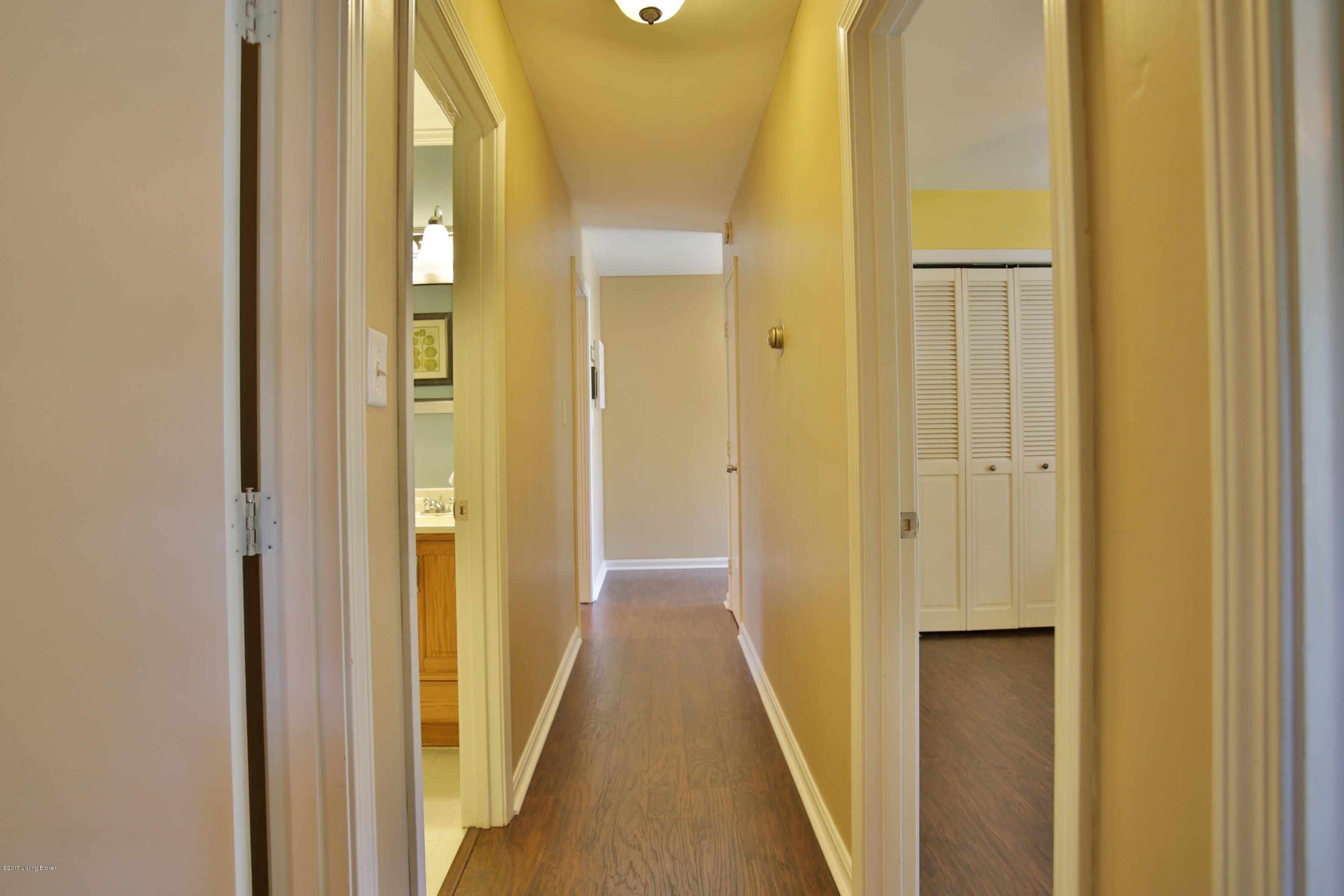 3708 Longview Road Louisville, KY 40299 - Photo 32 of 38 31