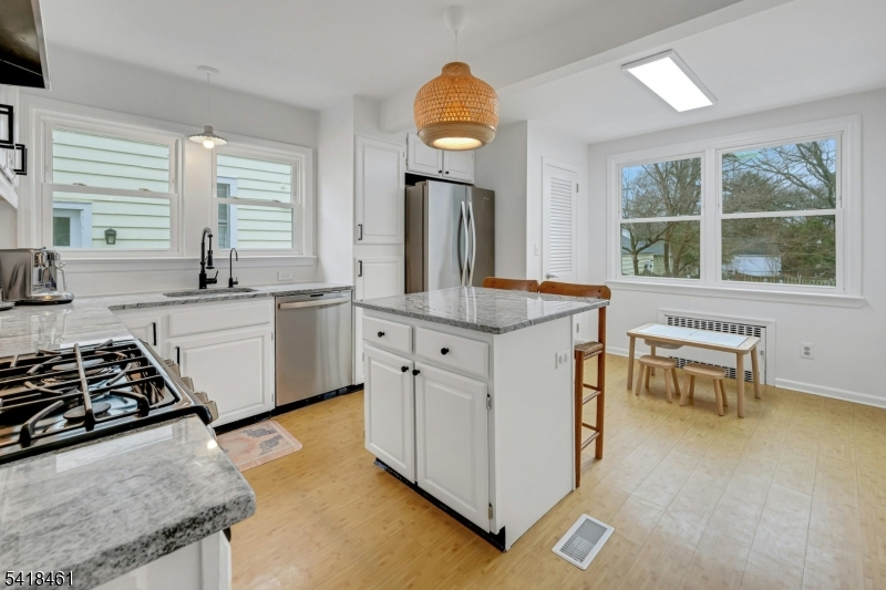 28 Molter Avenue Springfield, NJ 07081 - Photo 13 of 35