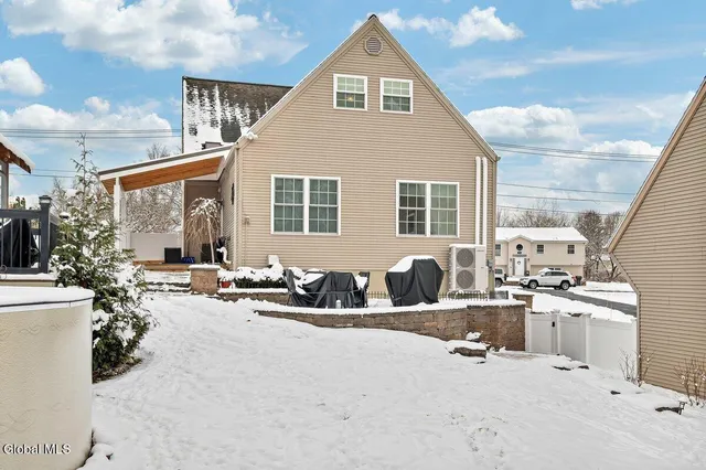 $449,900 | 2 A Castle Drive, Stillwater, NY 12170