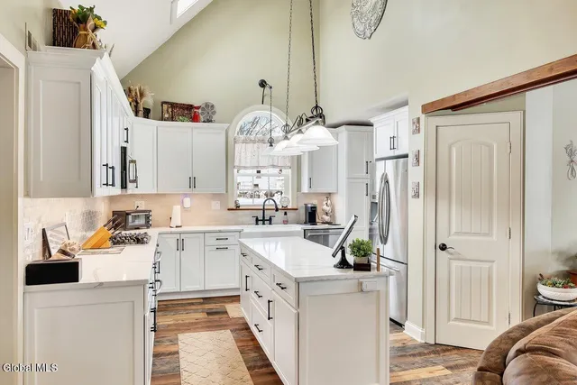 $449,900 | 2 A Castle Drive, Stillwater, NY 12170