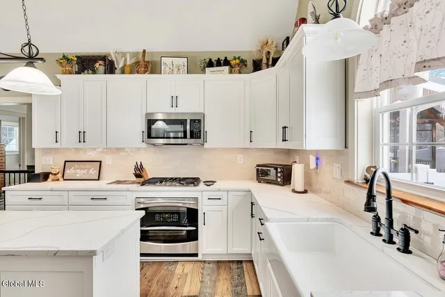 $449,900 | 2 A Castle Drive, Stillwater, NY 12170