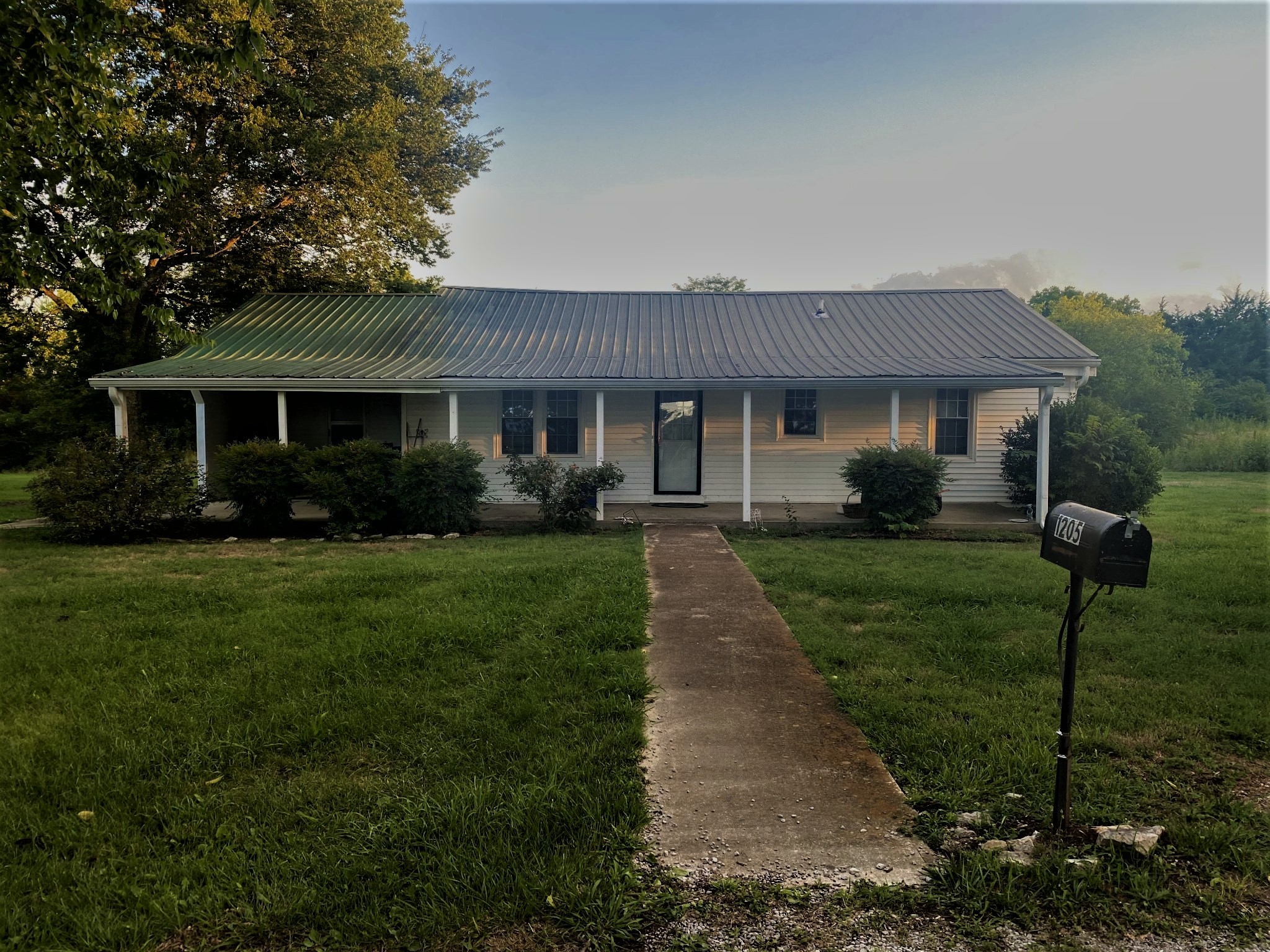 1205 Snell Road Lewisburg, TN 37091 - Photo 1 of 20 Gallery Image 1