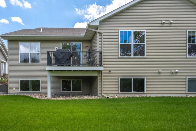 $499,999 | 637 Maple Court, New Richmond, WI 54017