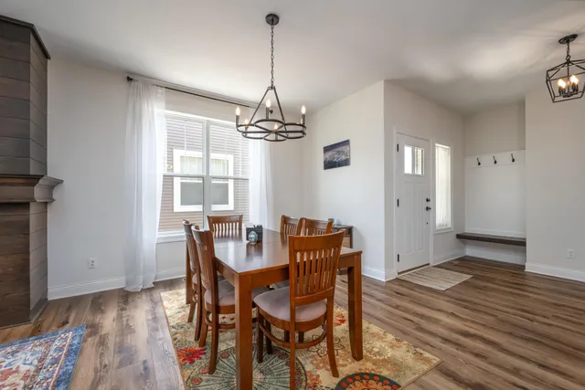 $499,999 | 637 Maple Court, New Richmond, WI 54017