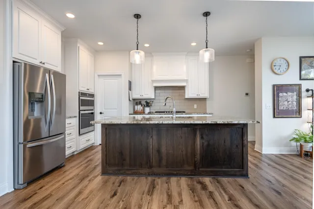 $499,999 | 637 Maple Court, New Richmond, WI 54017