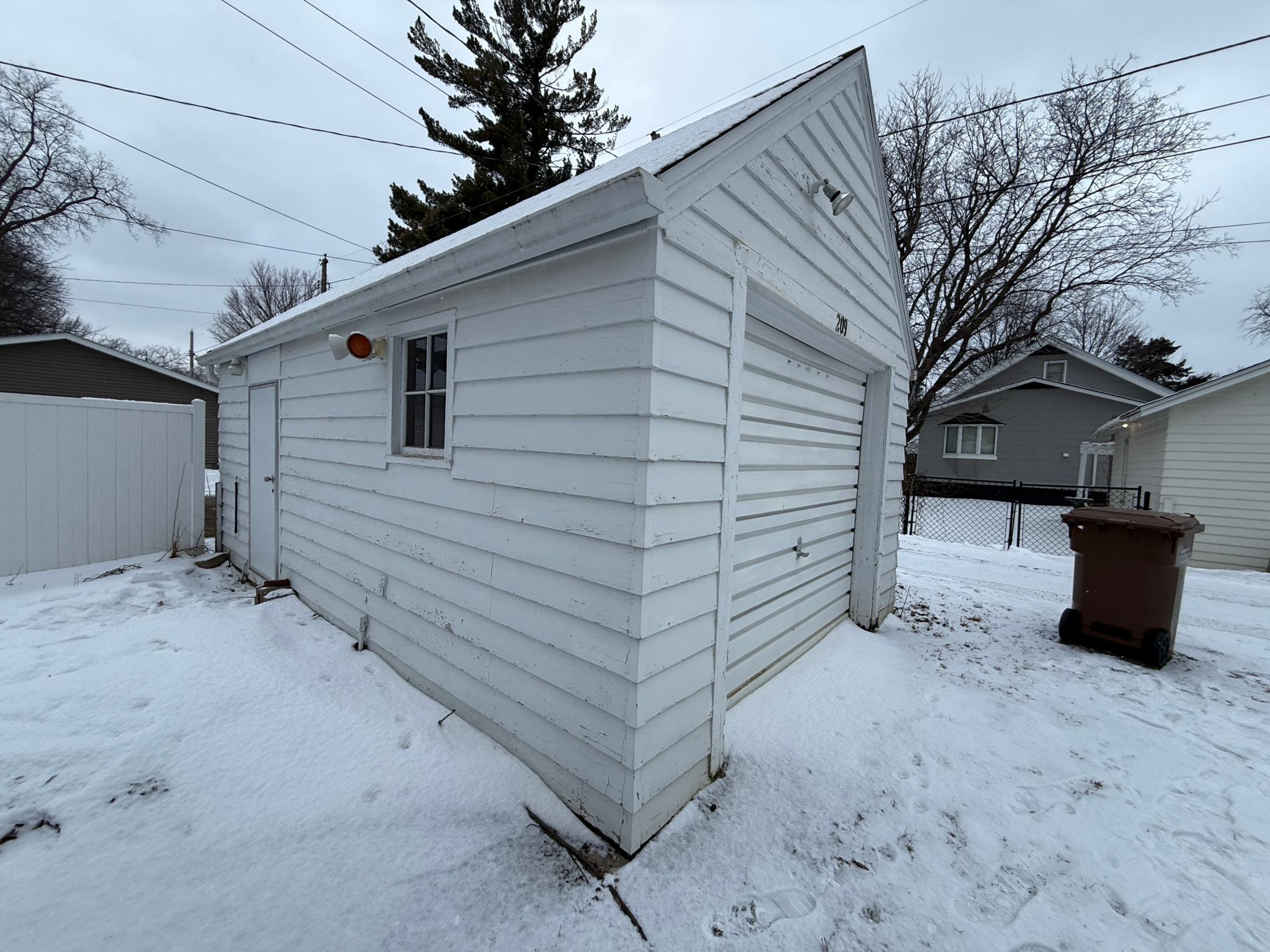 209 North 10th Street Montevideo, MN 56265 - Photo 3 of 5