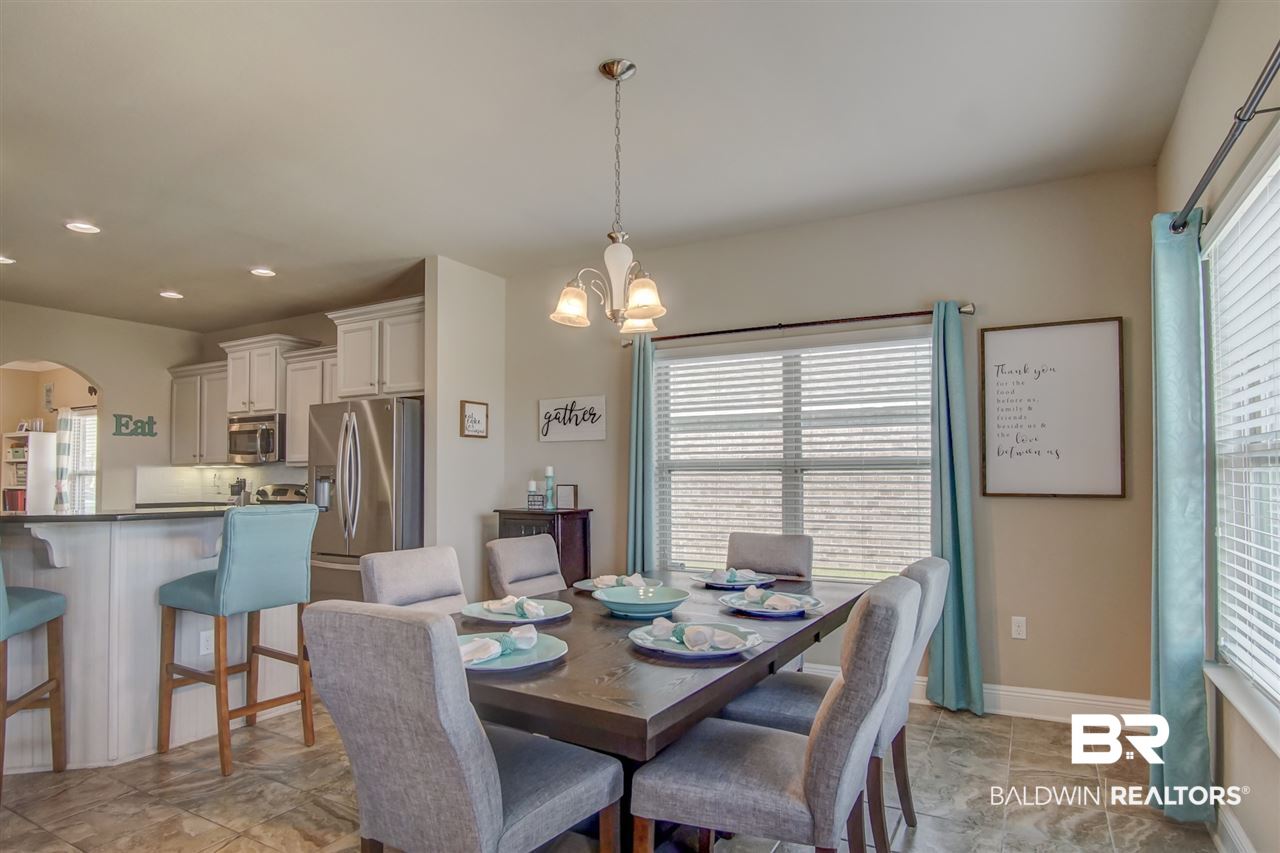 7111 Rocky Rd Loop Gulf Shores, AL 36542 - Photo 13 of 40 Breakfast Room