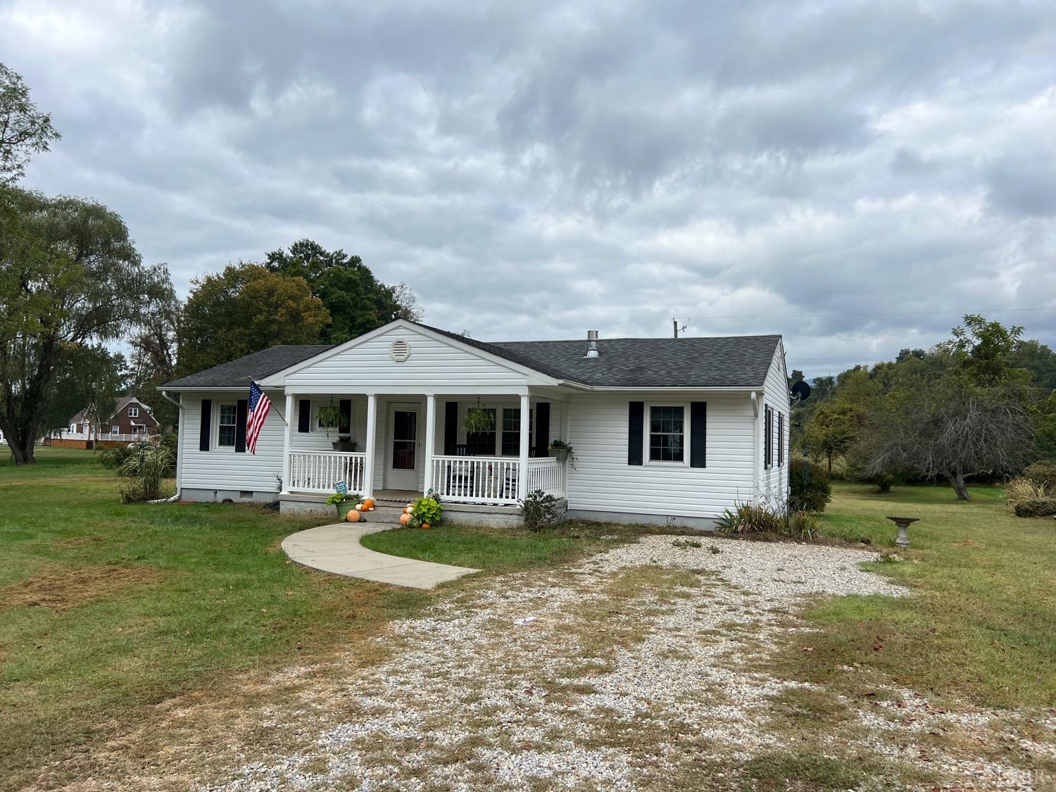 857 Woodson Road Roseland, VA 22967 - Photo 28 of 31 a front view of a house with garden