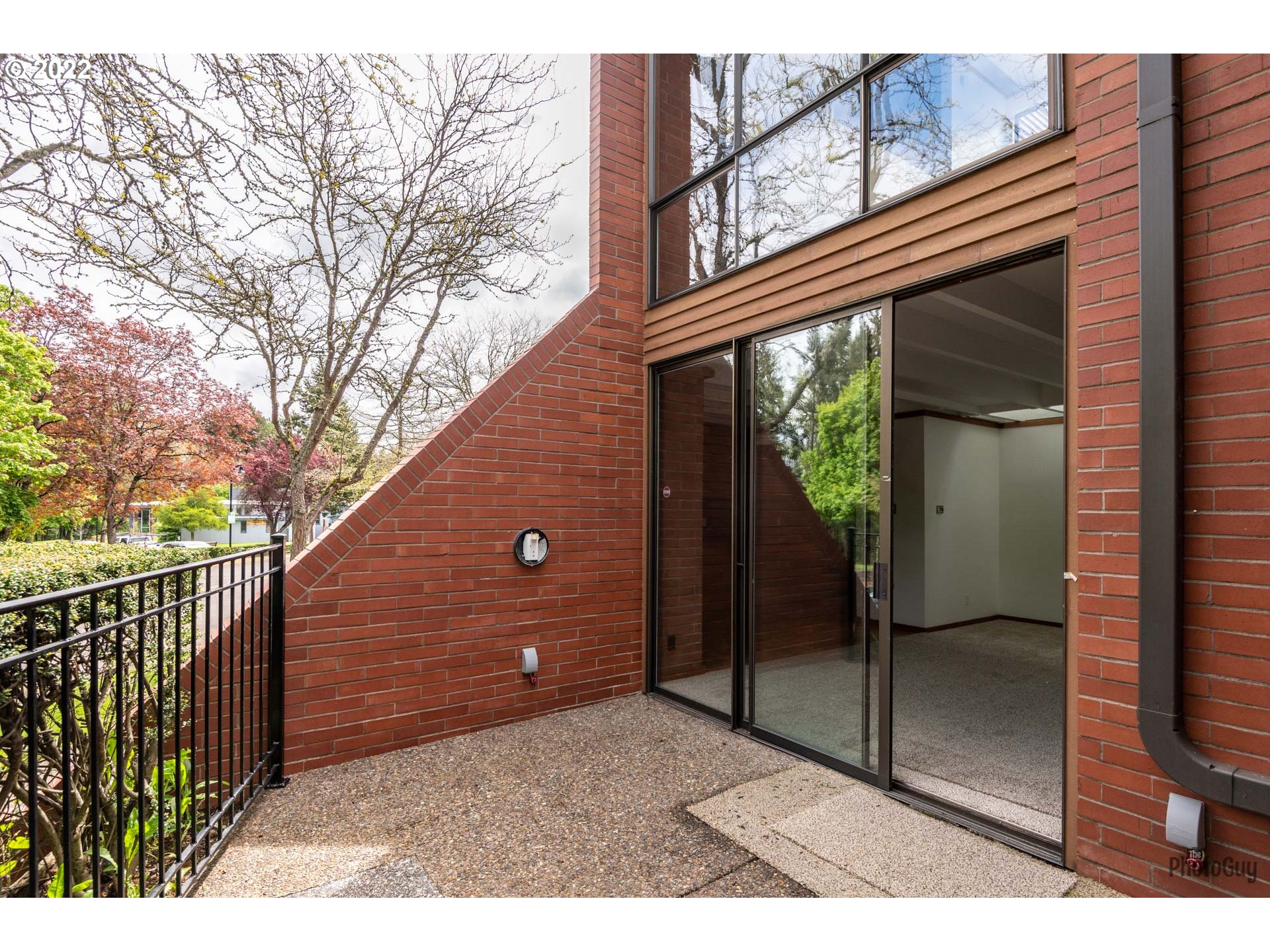 110 High Street Eugene, OR 97401 - Photo 22 of 25 a view of a backyard
